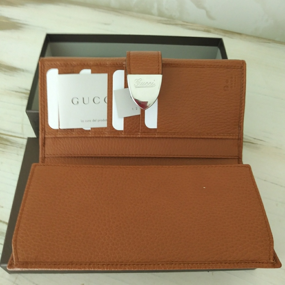 Gucci ladies leather wallet - Picture 2 of 3